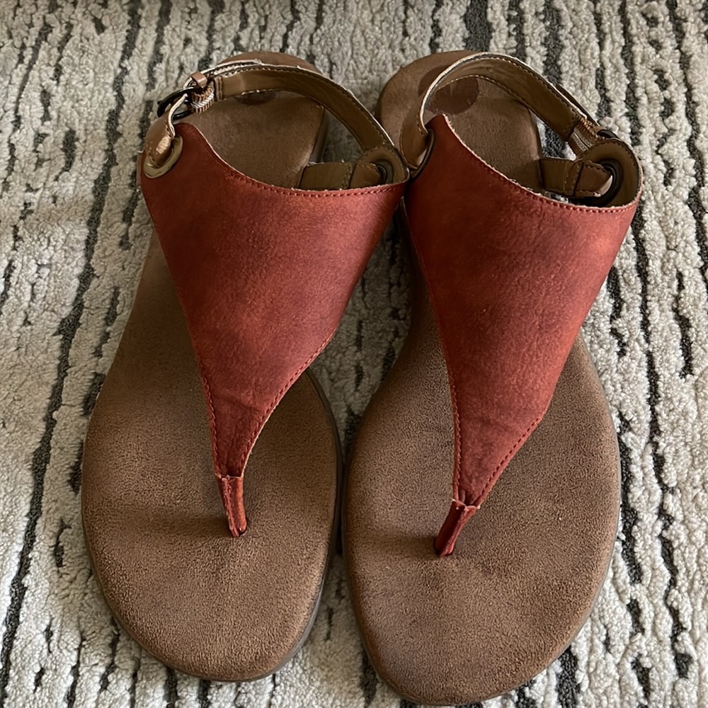 Aerosoles cinnamon color sandals, man made materials, size 8.5